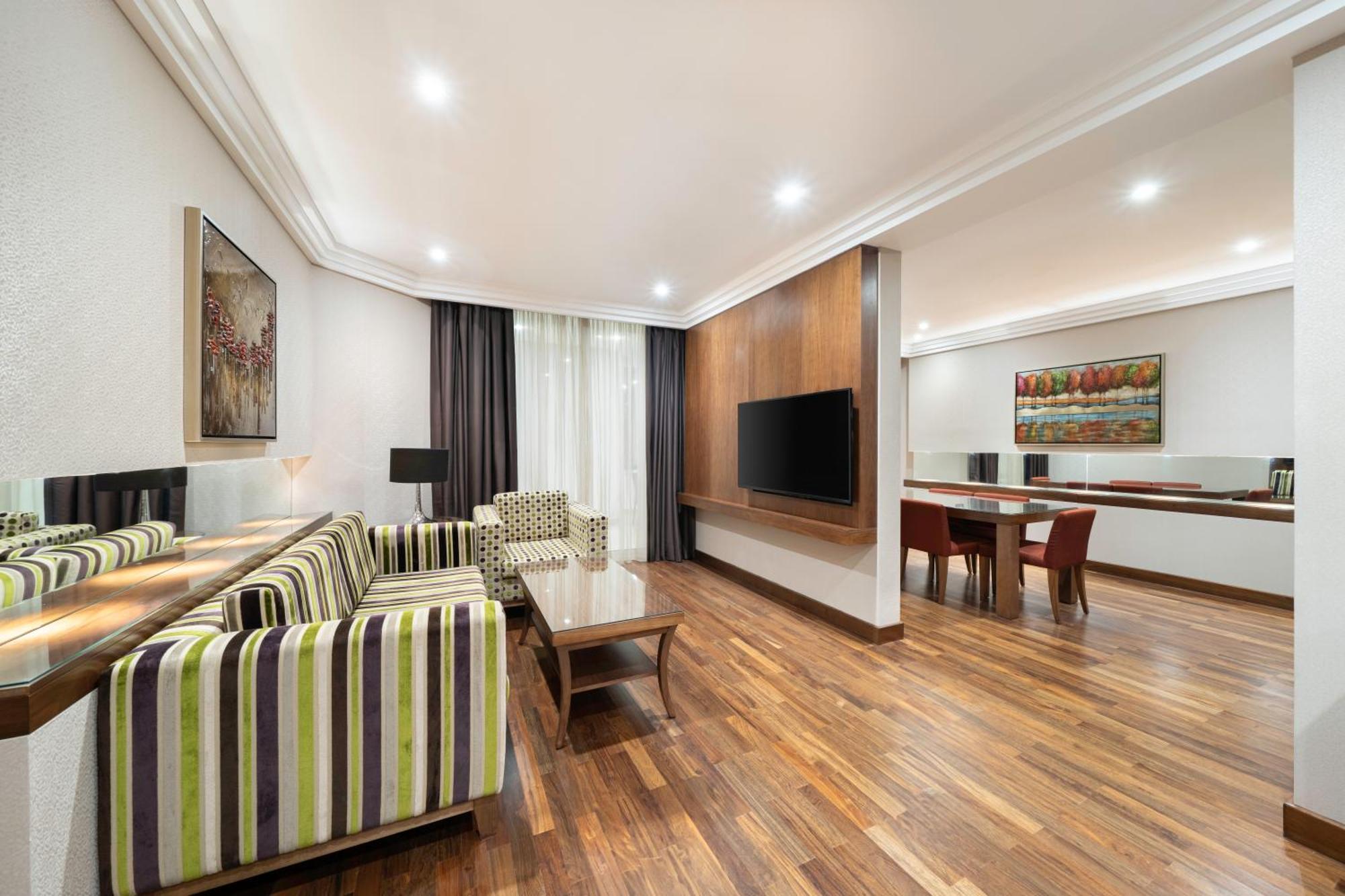 Hotel Radisson Blu And Convention Center, Minhal Riyadh