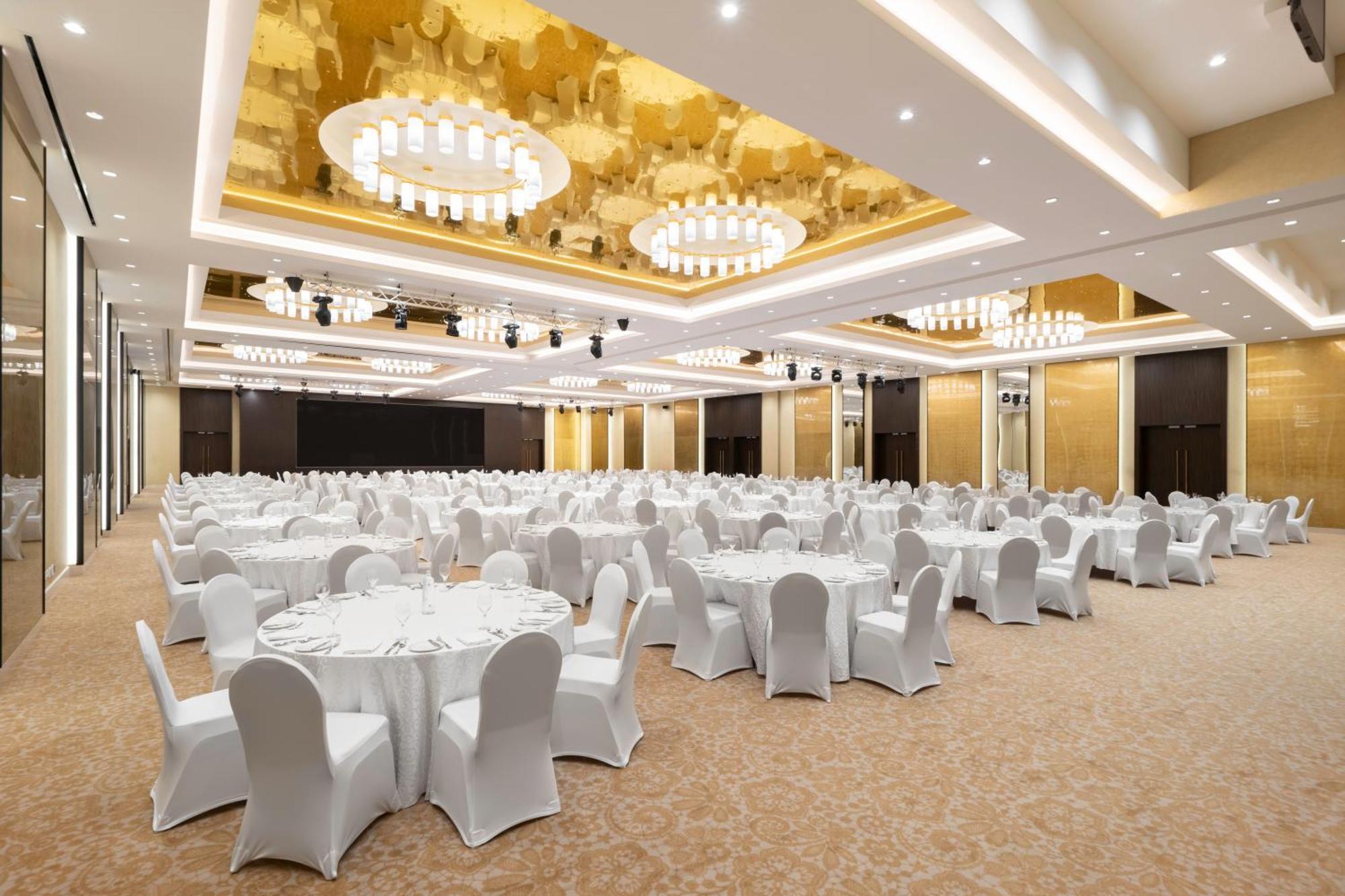 Radisson Blu And Convention Center, Minhal Riyadh