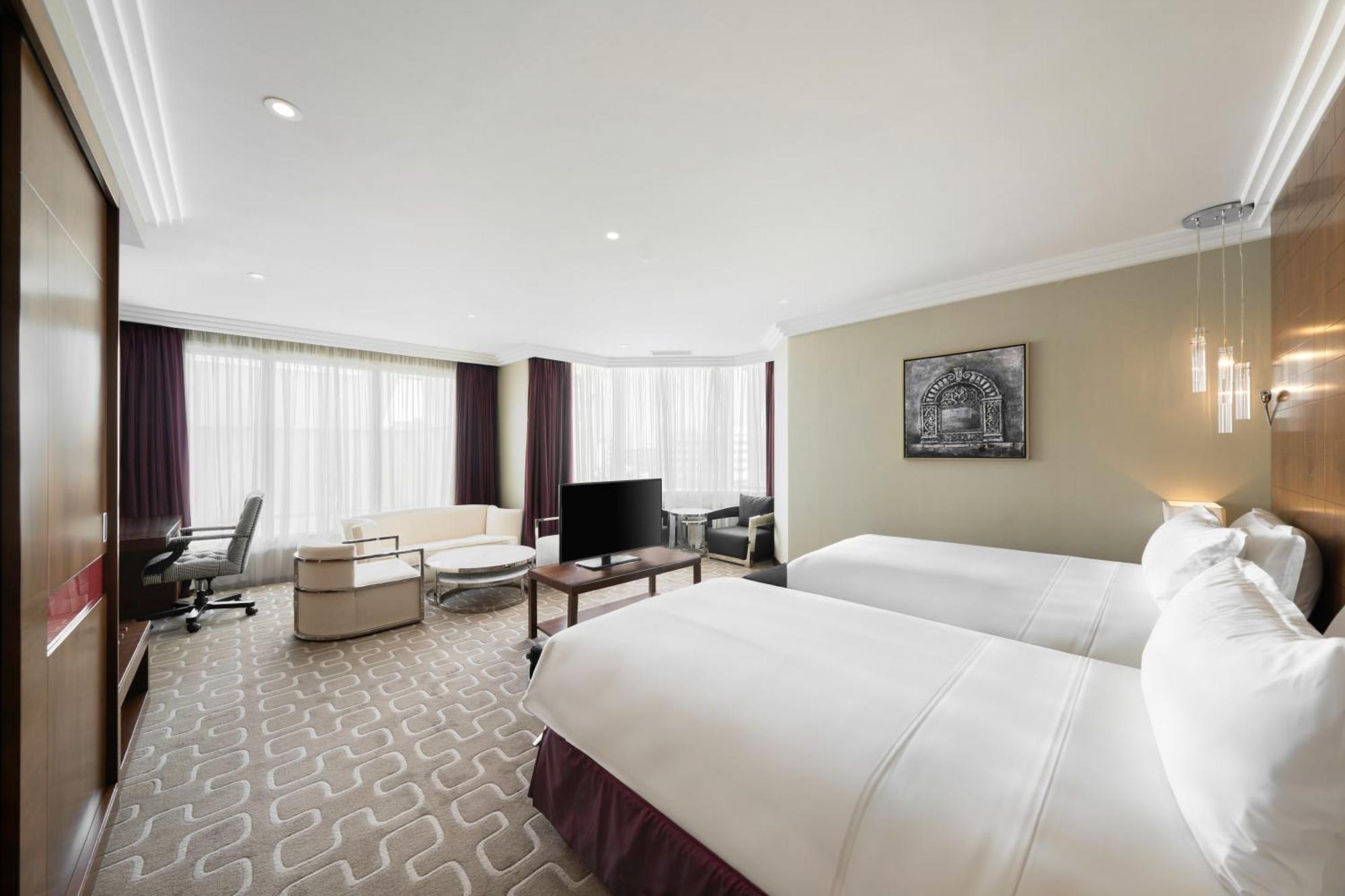 Hotel Radisson Blu And Convention Center, Minhal