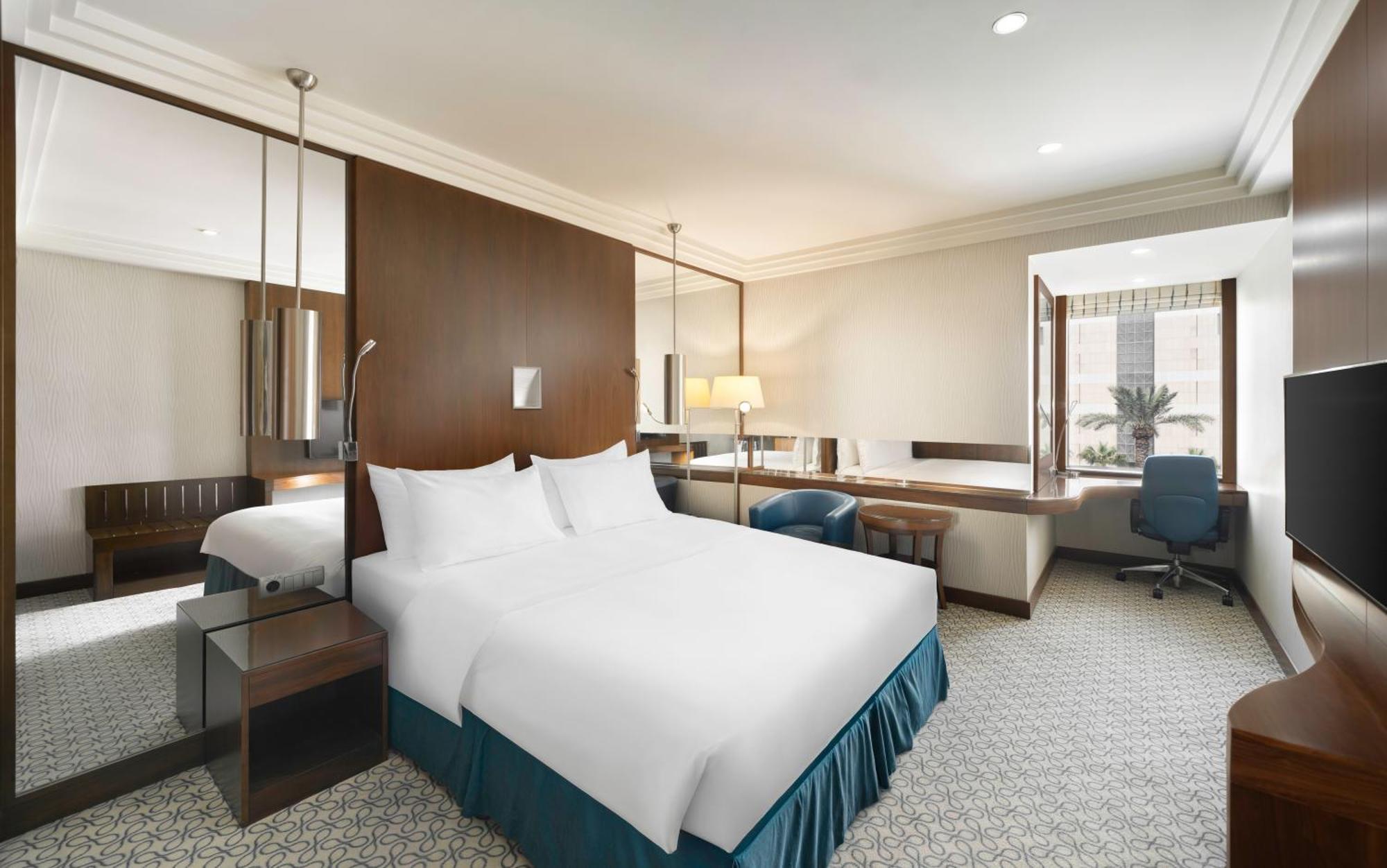 Hotel Radisson Blu And Convention Center, Minhal 4*